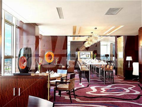 почивка в Radisson Hong Quan