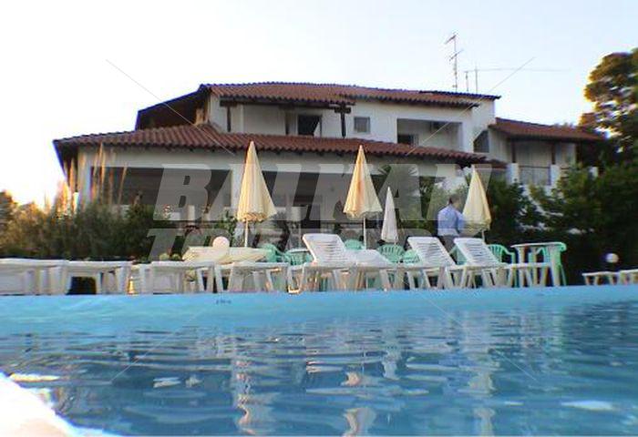 holiday in Thea Hotel