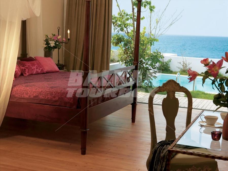 почивка в Grecotel Mandola Rosa Suites and Villas