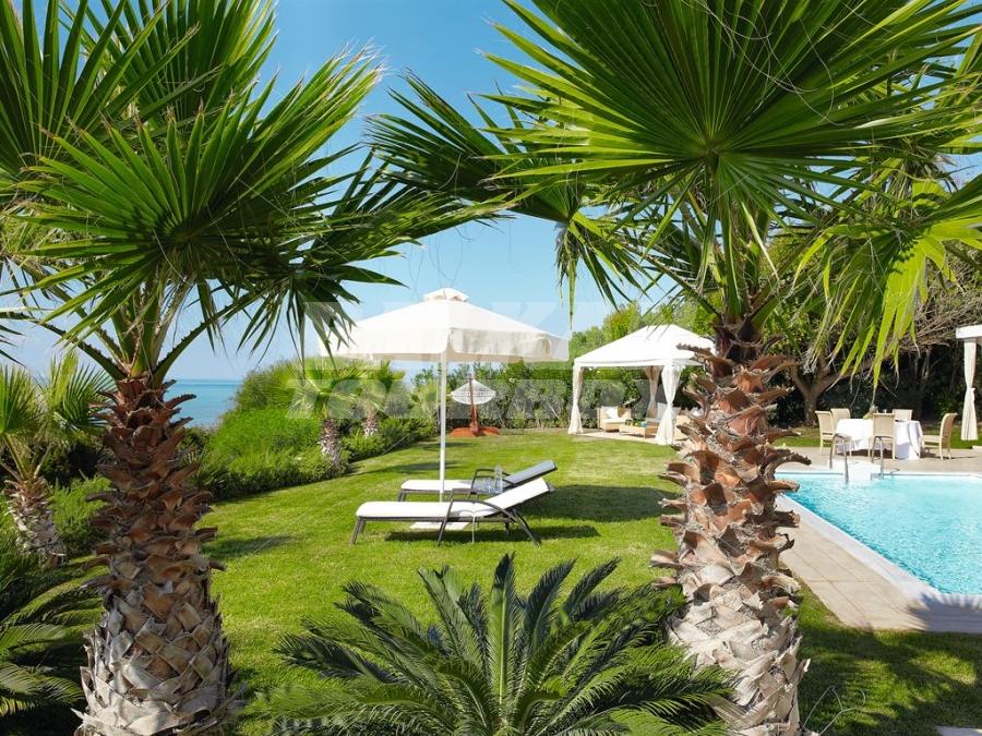 почивка в Grecotel Mandola Rosa Suites and Villas