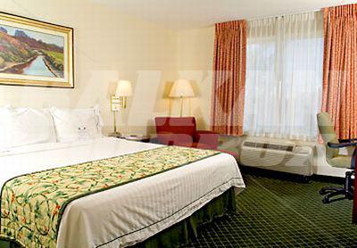 holiday in Fairfield Inn & Suites by Marriott Memphis I-240 & Perkins