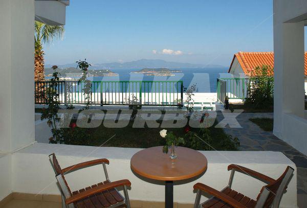 почивка в Skiathos Club Hotel and Suites