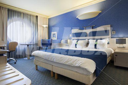 почивка в Holiday Inn Athens Airport