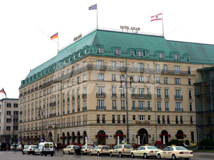 почивка в  Adlon