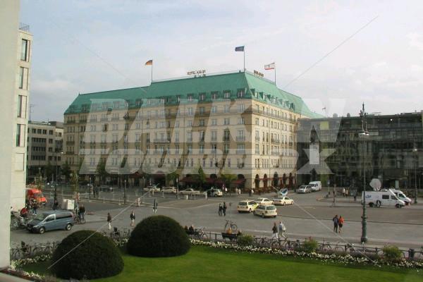 почивка в Adlon