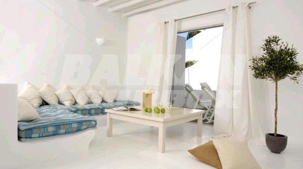 holiday in Kapetan Tasos Suites