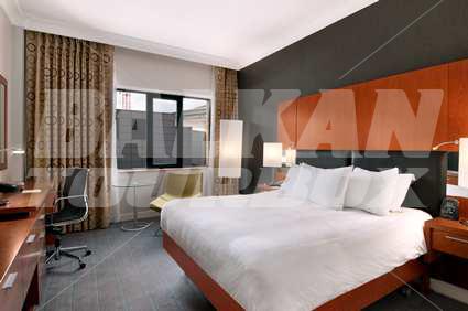 почивка в Hilton Belfast