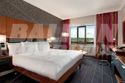 почивка в Hilton Belfast