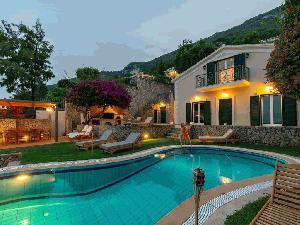 Hotel Beachfront Villa Benele - Benitses, Greece, Corfu