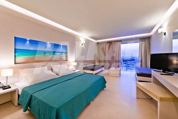 почивка в Lindos White Hotel and Suites