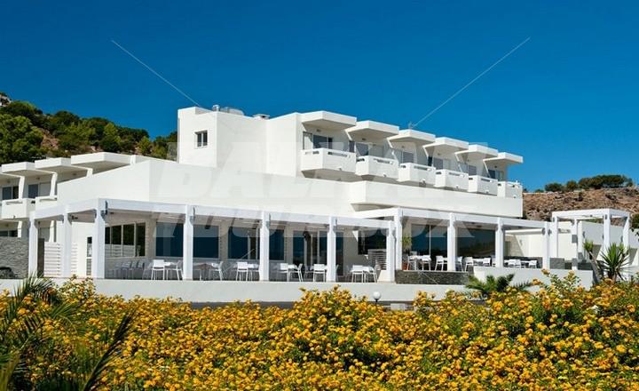 почивка в  Lindos White Hotel and Suites