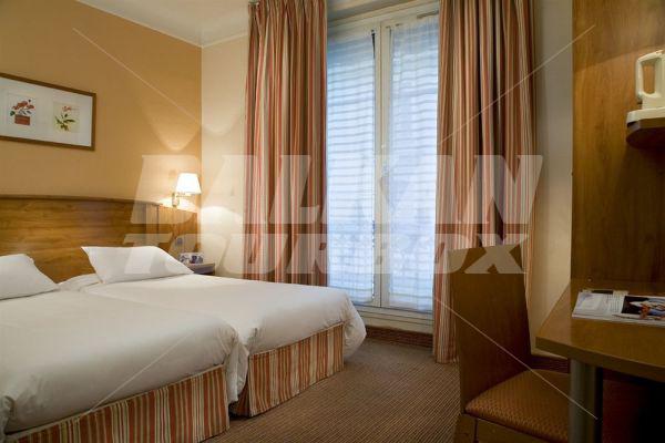 holiday in Timhotel Palais Royal