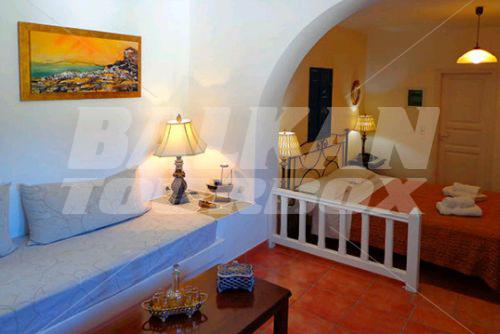 holiday in Folegandros Apartments