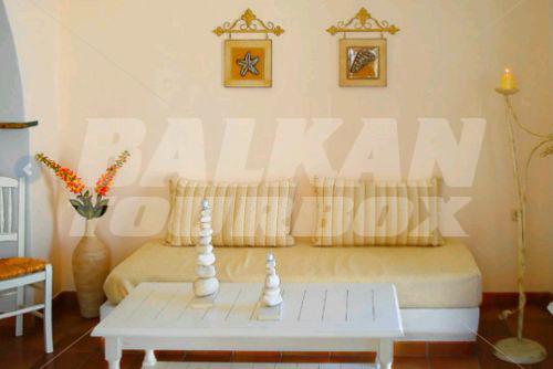 holiday in Folegandros Apartments