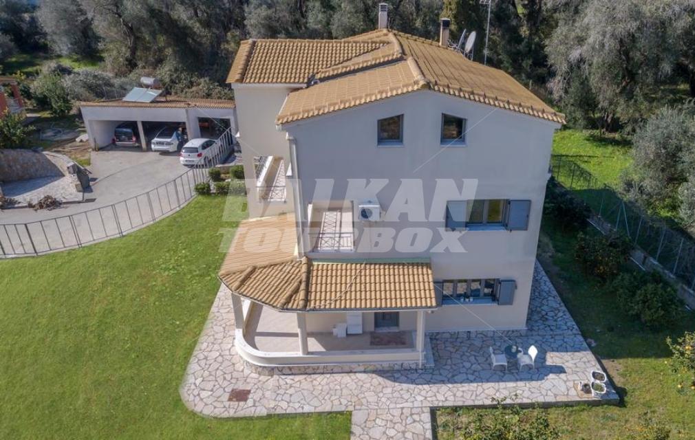 holiday in Villa Elegio