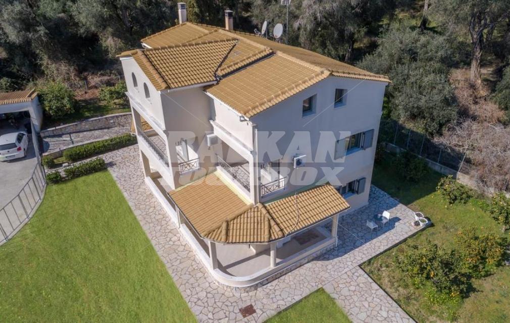 holiday in Villa Elegio