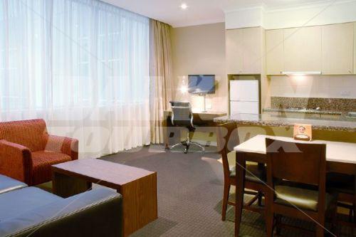 holiday in Clarion Suites Gateway