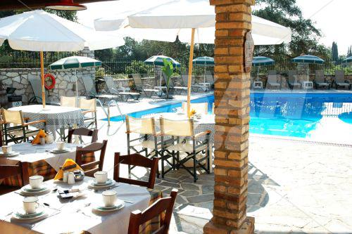 почивка в Villa Yannis Apartments and Suites (Yiannis)