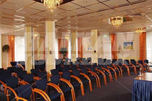 почивка в Golden Tulip Amsterdam Zaandam