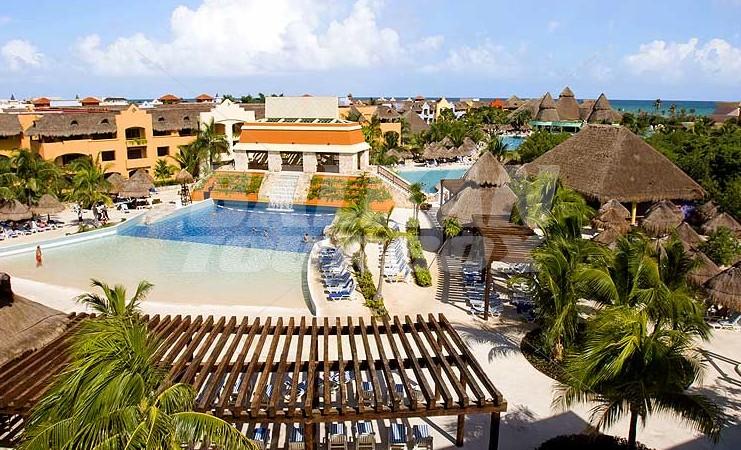 holiday in Iberostar Paraiso Maya