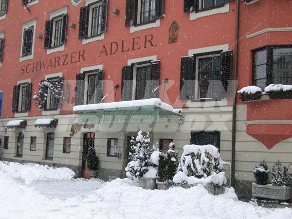 holiday in Schwarcer Adler