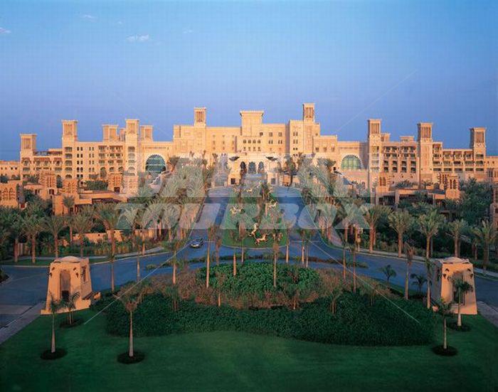 holiday in Al Qasr