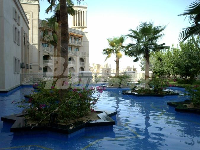 holiday in Al Qasr