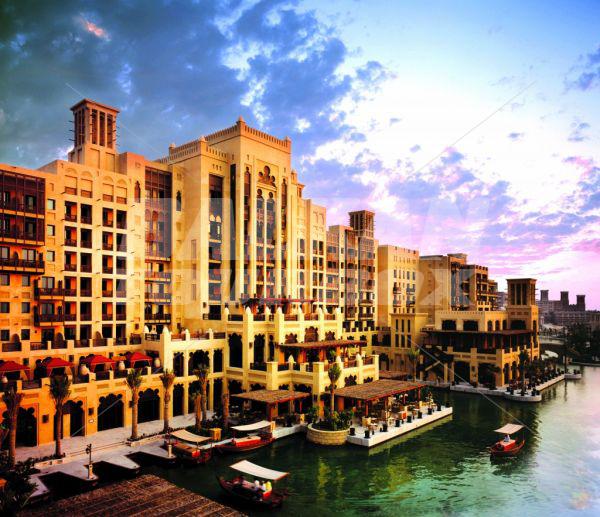 holiday in Al Qasr