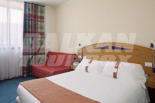 почивка в Holiday Inn Express Foligno