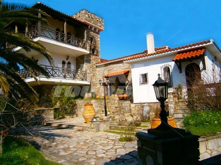 holiday in Vourvourou - villa 02, 9 bedrooms