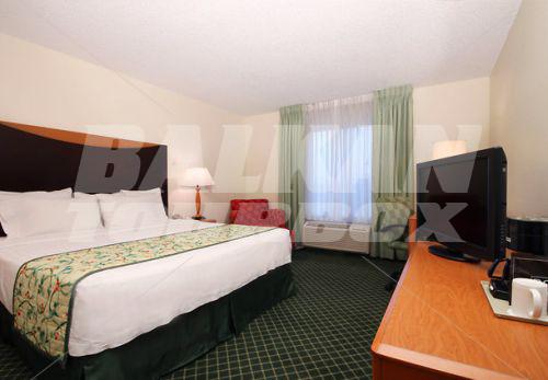 holiday in Fairfield Inn & Suites by Marriott Dallas Market Center