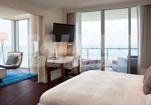 holiday in Eden Roc Renaissance by Marriott Miami Beach