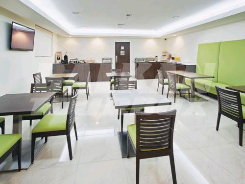 holiday in La Quinta Inn and Suites Cancun