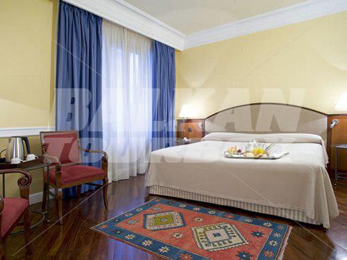 почивка в NH Gran Hotel