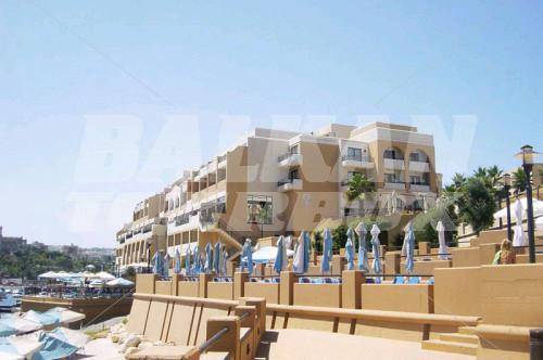 почивка в Marina Hotel Corinthia Beach Resort