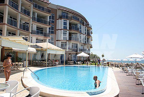 holiday in Royal Bay Apartments