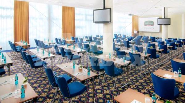 почивка в Courtyard by Marriott Berlin City Center