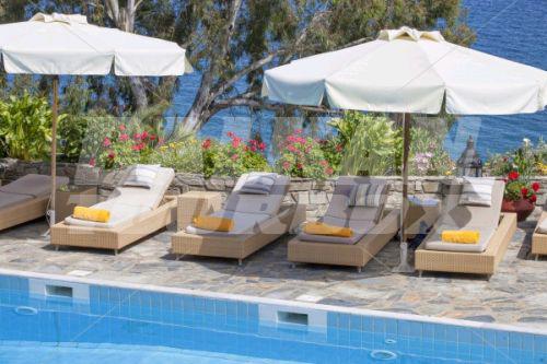 почивка в Aegean Suites Hotel