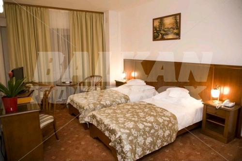 holiday in Emma West Craiova