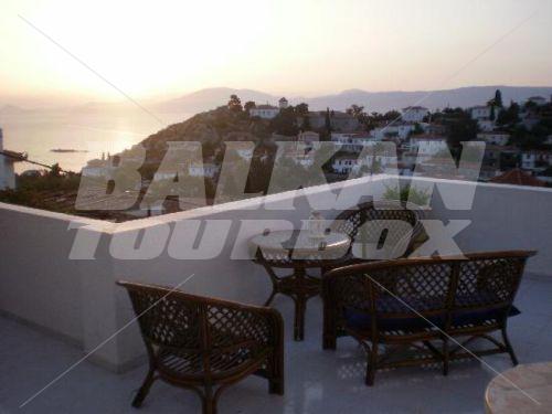 holiday in Nefeli Hotel Hydra