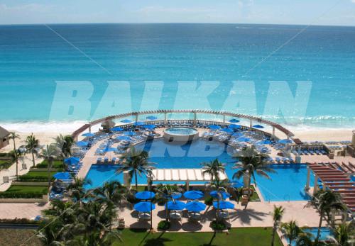 holiday in CasaMagna Marriott Cancun Resort