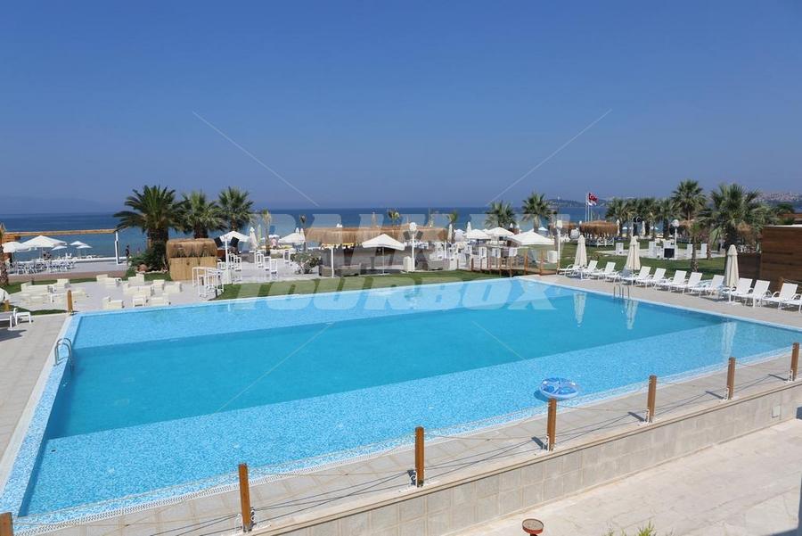 holiday in Risus Aqua Beach Resort