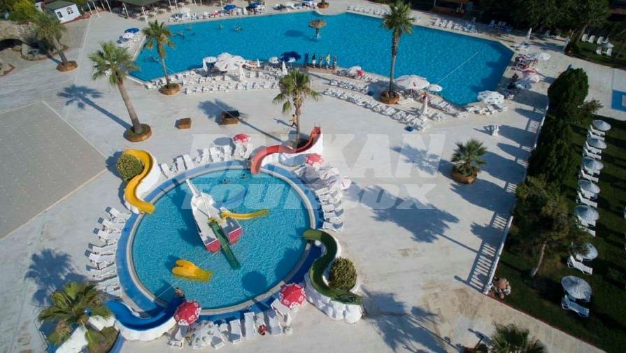 holiday in Risus Aqua Beach Resort