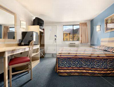 holiday in Yellowstone Park North Travelodge