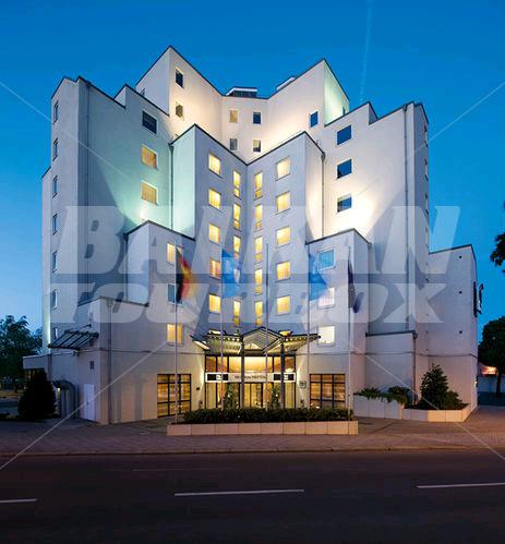 почивка в  NH Berlin Treptow