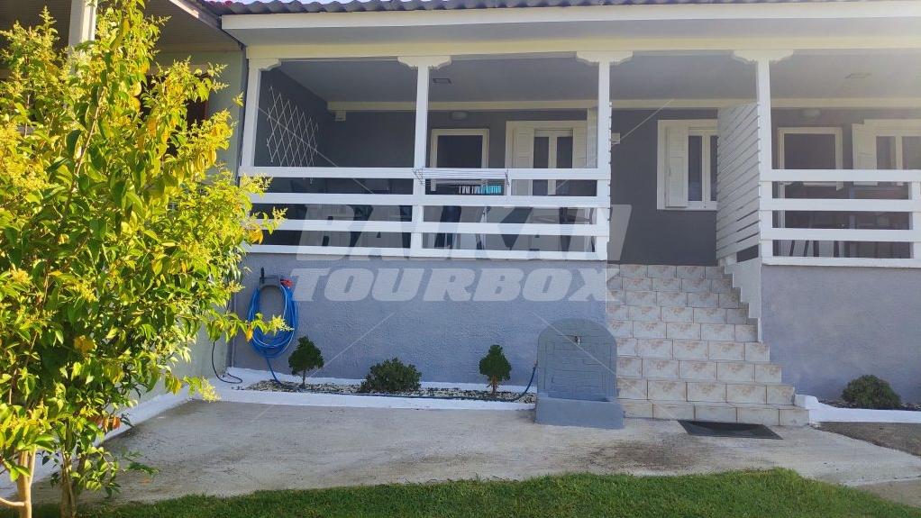 holiday in Garlis Apartments Psakoudia