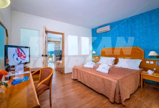 почивка в Rethymno Mare Hotel