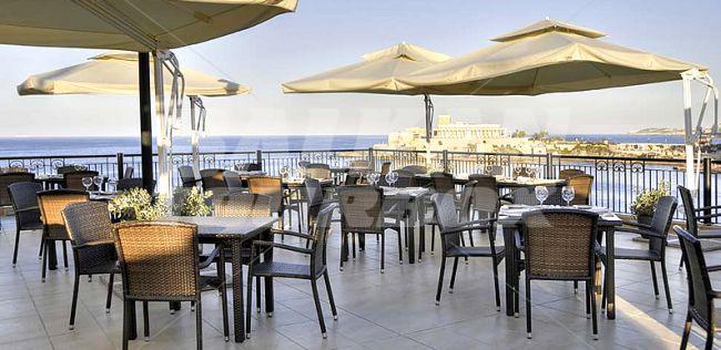 почивка в Corinthia Hotel St.George's Bay