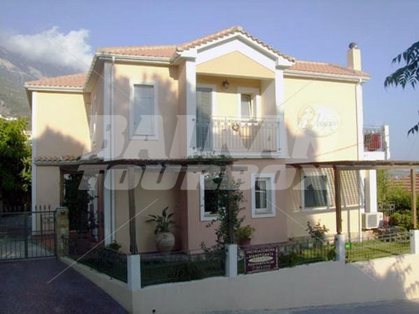 почивка в  Liocharis Apartments