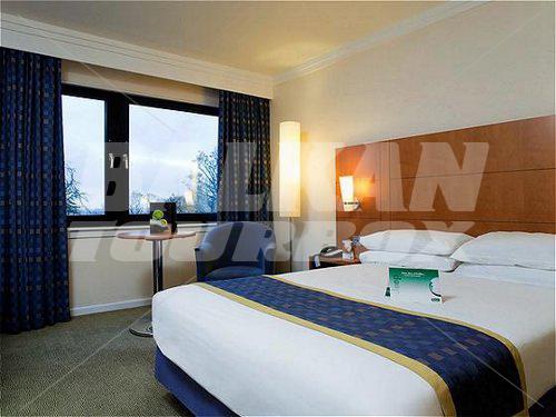 почивка в Holiday Inn Edinburgh City - West